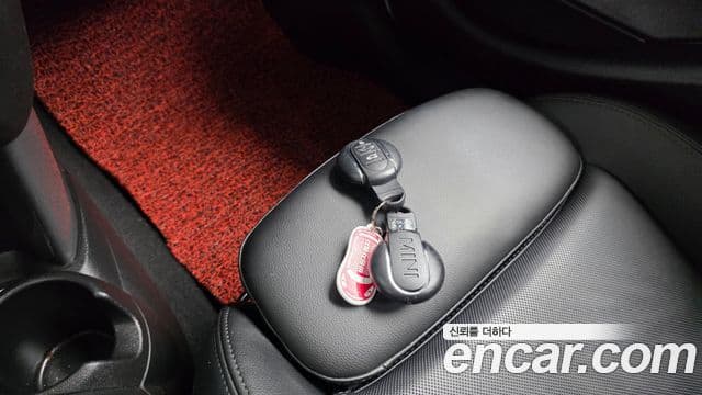 Mini Cooper 2018 — Фото 19/20