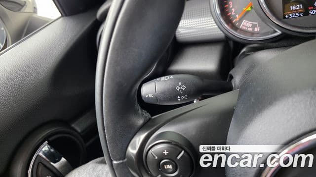 Mini Cooper 2018 — Şəkil 8/31