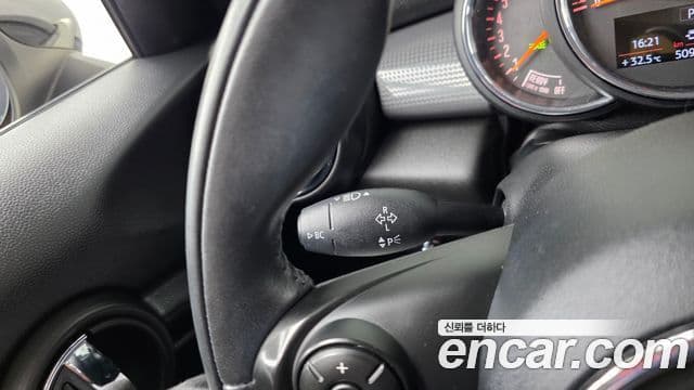 Mini Cooper 2018 — Şəkil 20/31