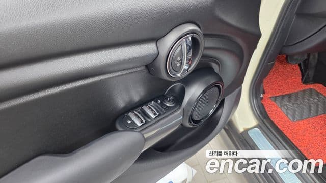 Mini Cooper 2018 — Şəkil 19/31