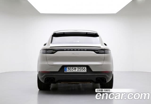 Porsche Cayenne 2022 — Photo 1/20