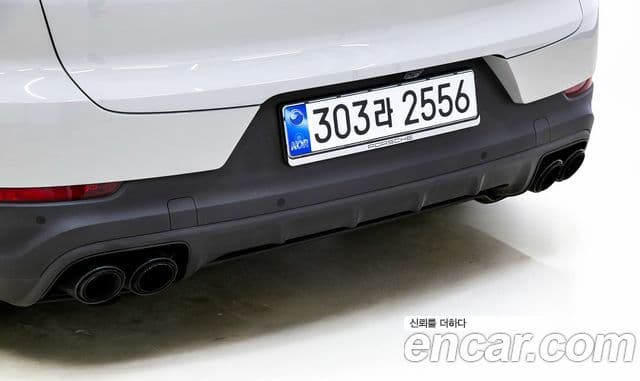 Porsche Cayenne 2022 — Photo 15/20
