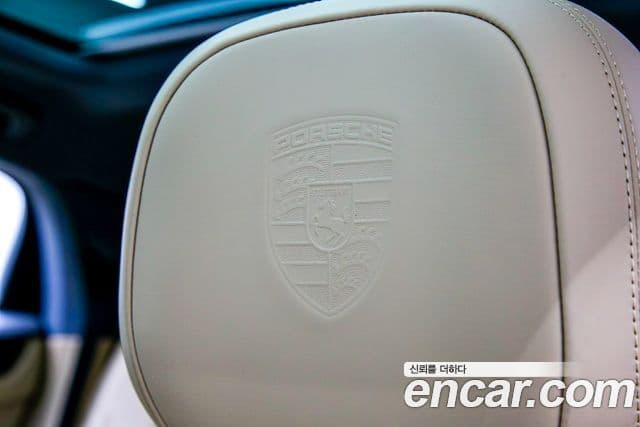 Porsche Cayenne 2022 — Photo 7/20