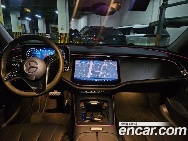 Mercedes-Benz E-Class 2025 — Photo 11/14