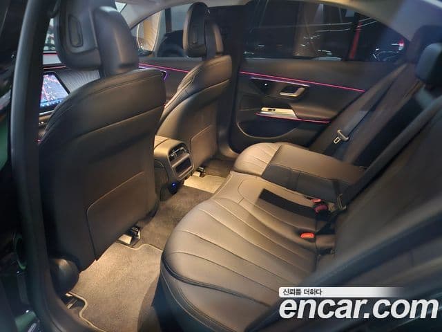 Mercedes-Benz E-Class 2025 — Photo 3/14
