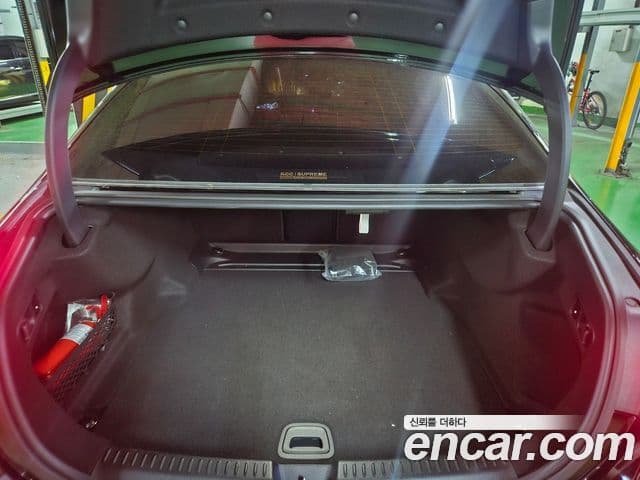 Mercedes-Benz E-Class 2025 — Photo 2/14