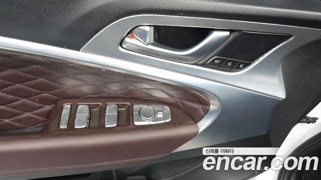Genesis G70 2022 — ფოტო 25/33