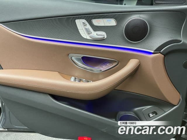 Mercedes-Benz E-Class 2022 — Фото 12/15