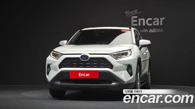 Toyota RAV4 2019 — Фото 3/20