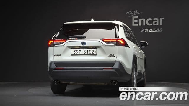 Toyota RAV4 2019 — Фото 4/20