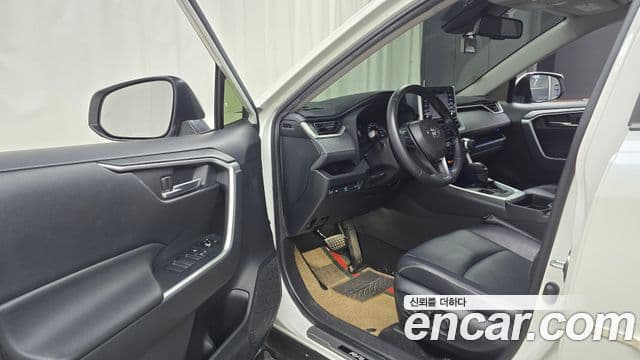 Toyota RAV4 2019 — Фото 10/20