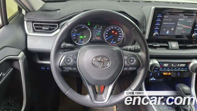 Toyota RAV4 2019 — Фото 12/20