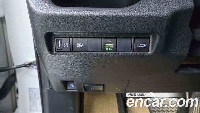 Toyota RAV4 2019 — Фото 18/20