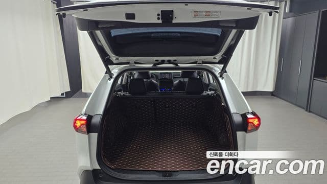 Toyota RAV4 2019 — Şəkil 4/30