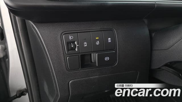 Hyundai Staria 2021 — Фото 17/20