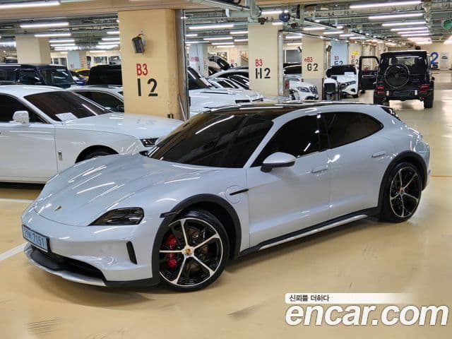 Porsche Taycan 2024 — ფოტო 2/20