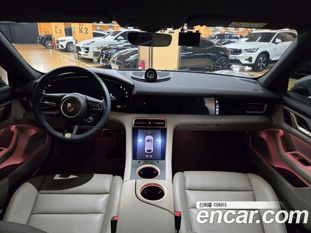 Porsche Taycan 2024 — ფოტო 18/20