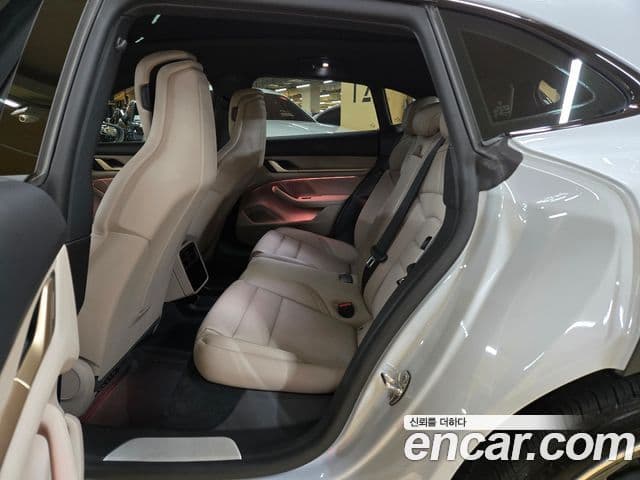 Porsche Taycan 2024 — ფოტო 16/20