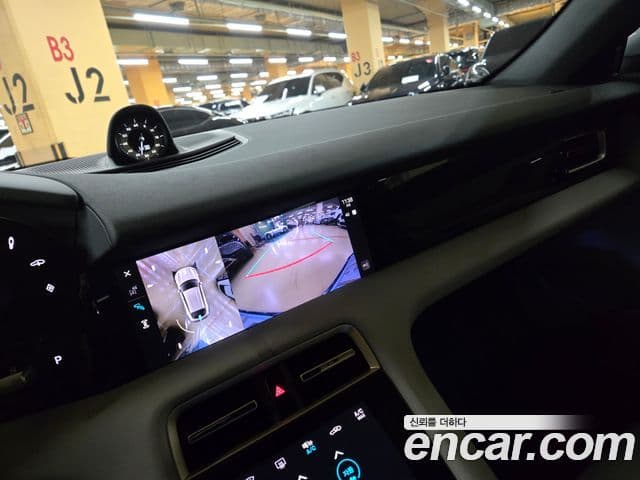 Porsche Taycan 2024 — ფოტო 10/20