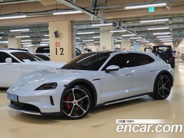 Porsche Taycan 2024 — ფოტო 20/20