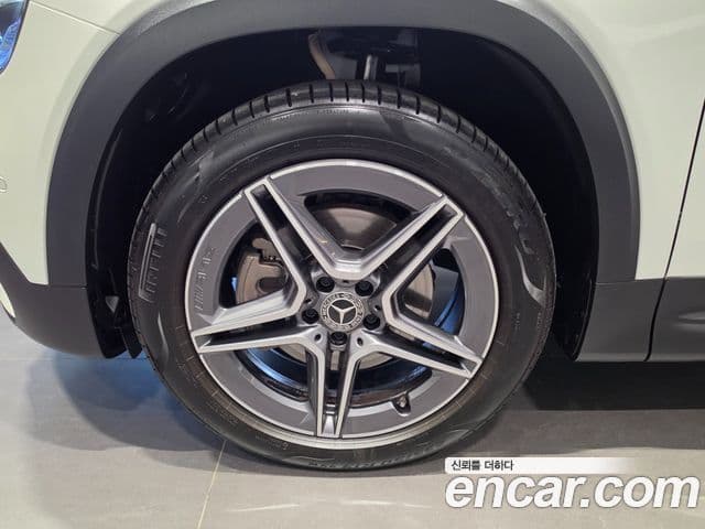 Mercedes-Benz GLB-Class 2023 — Фото 4/20