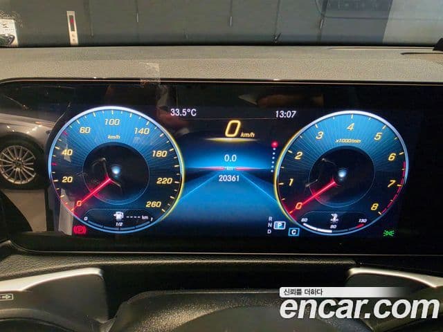 Mercedes-Benz GLB-Class 2023 — Фото 7/20