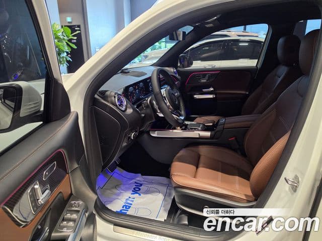 Mercedes-Benz GLB-Class 2023 — Фото 10/20