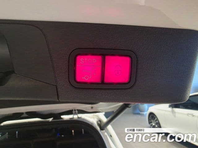 Mercedes-Benz GLB-Class 2023 — Фото 13/20