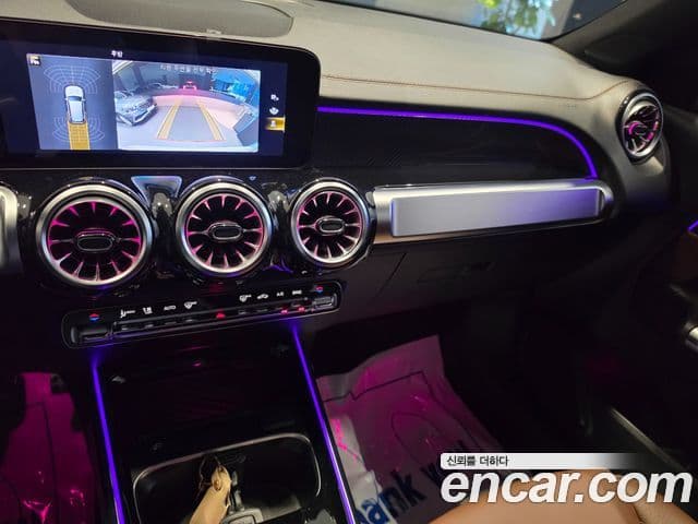 Mercedes-Benz GLB-Class 2023 — Фото 14/20