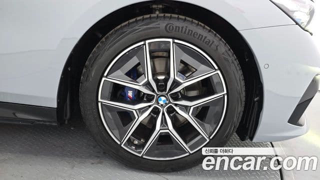 BMW 5 Series 2025 — Şəkil 8/32