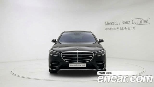 Mercedes-Benz S-Class 2025 — Photo 4/12