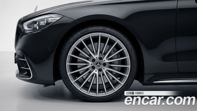 Mercedes-Benz S-Class 2025 — Photo 10/12
