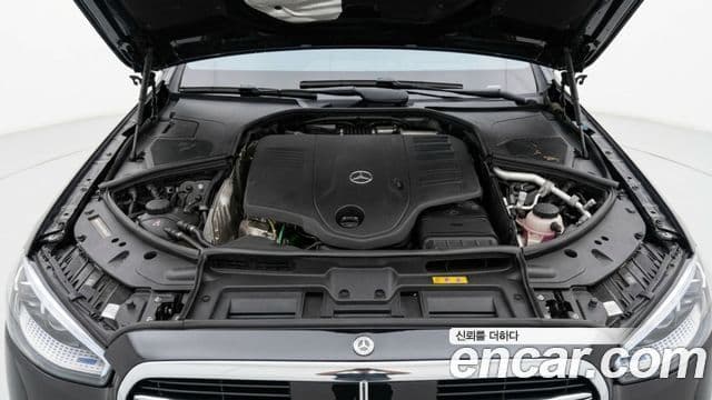 Mercedes-Benz S-Class 2025 — Photo 11/12