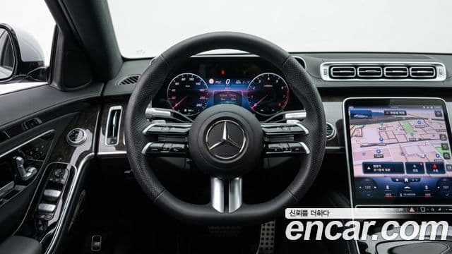 Mercedes-Benz S-Class 2025 — Photo 1/12