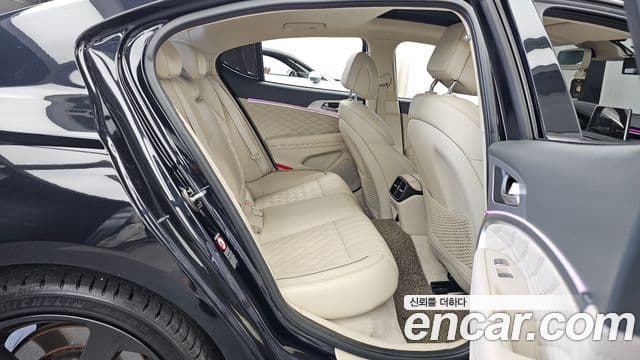 Genesis G70 2019 — Photo 12/20