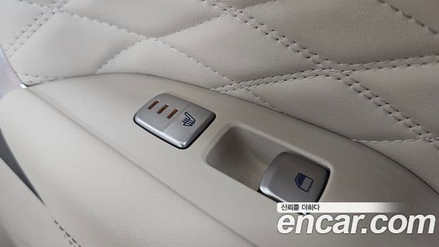 Genesis G70 2019 — Photo 16/20