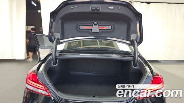Genesis G70 2019 — Photo 9/20