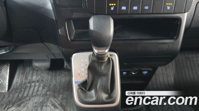 Hyundai Staria 2025 — Фото 9/20