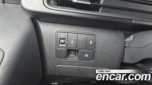 Hyundai Staria 2025 — Фото 16/20