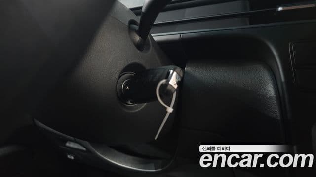 Hyundai Staria 2025 — Фото 19/20