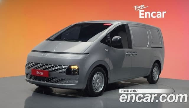 Hyundai Staria 2025 — Фото 1/20