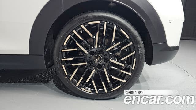 Mini Cooper S 2025 — Photo 35/36