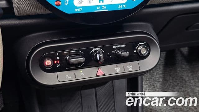 Mini Cooper S 2025 — Photo 32/36