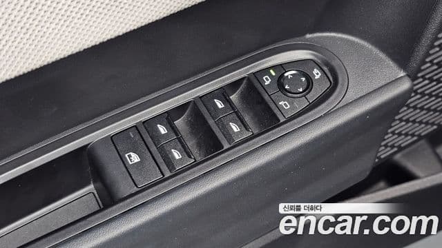 Mini Cooper S 2025 — Photo 33/36