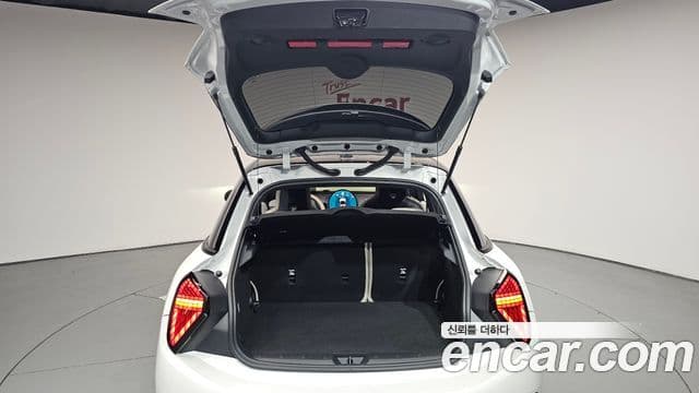 Mini Cooper S 2025 — Photo 31/36