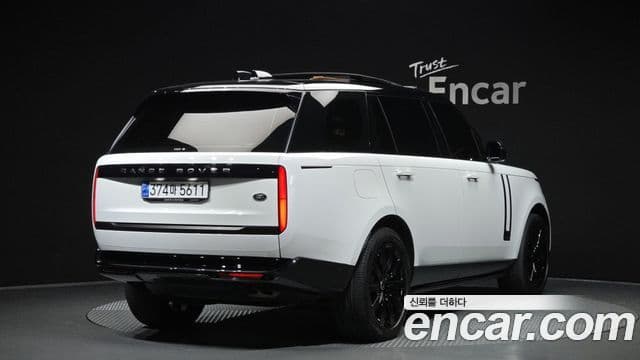 Land Rover Range Rover 2023 — Photo 7/37