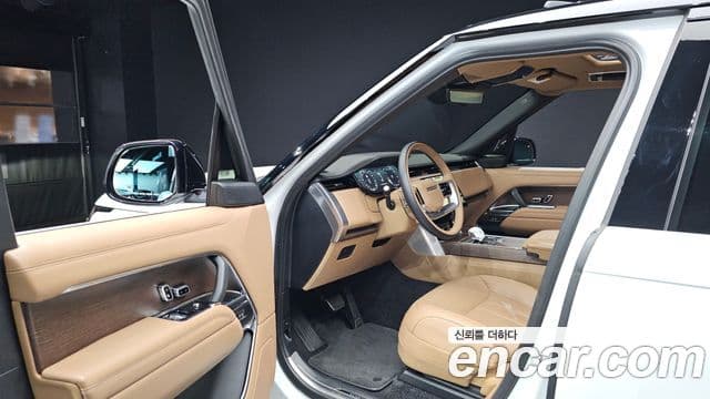 Land Rover Range Rover 2023 — Photo 29/37