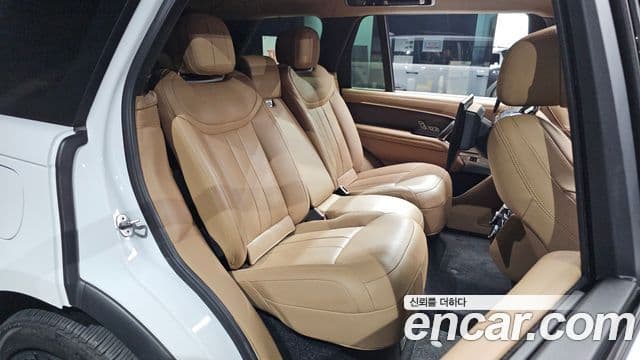 Land Rover Range Rover 2023 — Photo 16/37