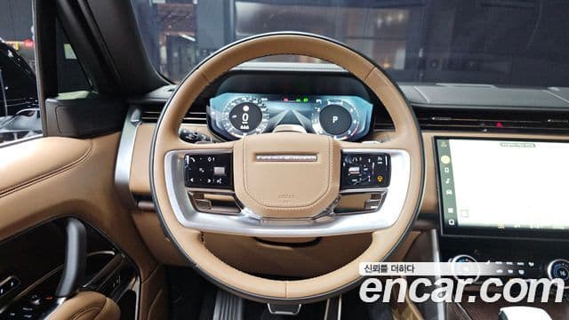 Land Rover Range Rover 2023 — Photo 19/37