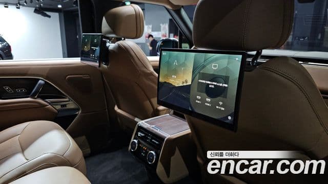 Land Rover Range Rover 2023 — Photo 15/37